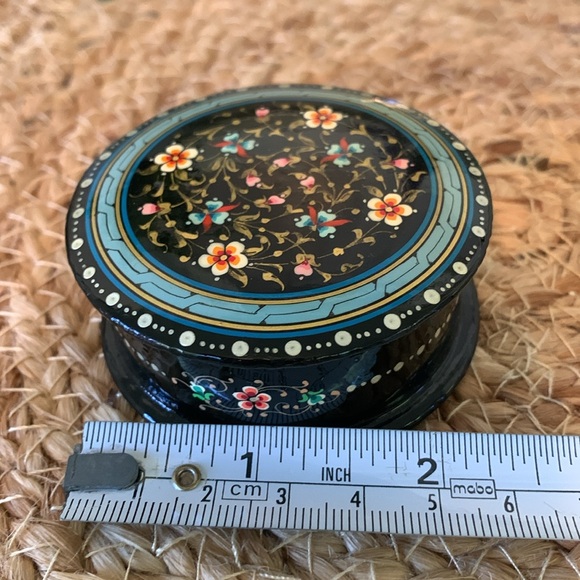 UzbekAlive, lacquer floral trinket box, EUC - Picture 9 of 10